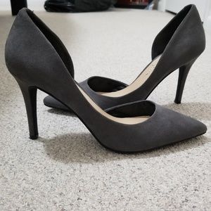 Jessica Simpson gray heels